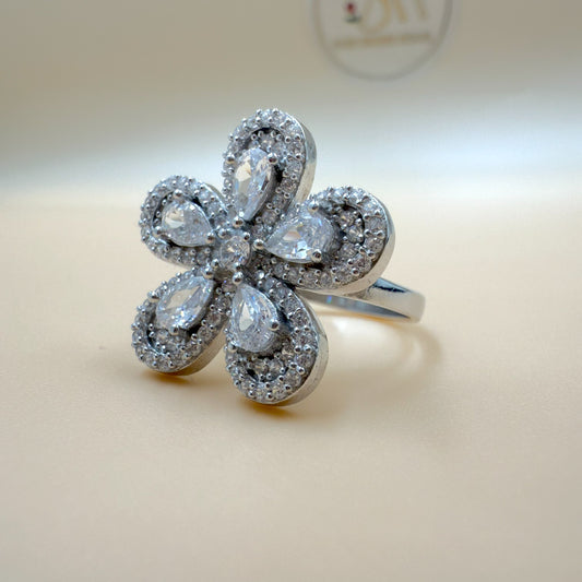Pretty Flower Zircon Silver Ring