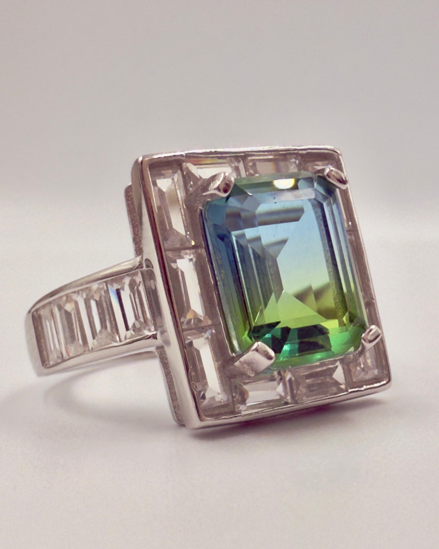 SILVER RING - GREEN COLORED STONE