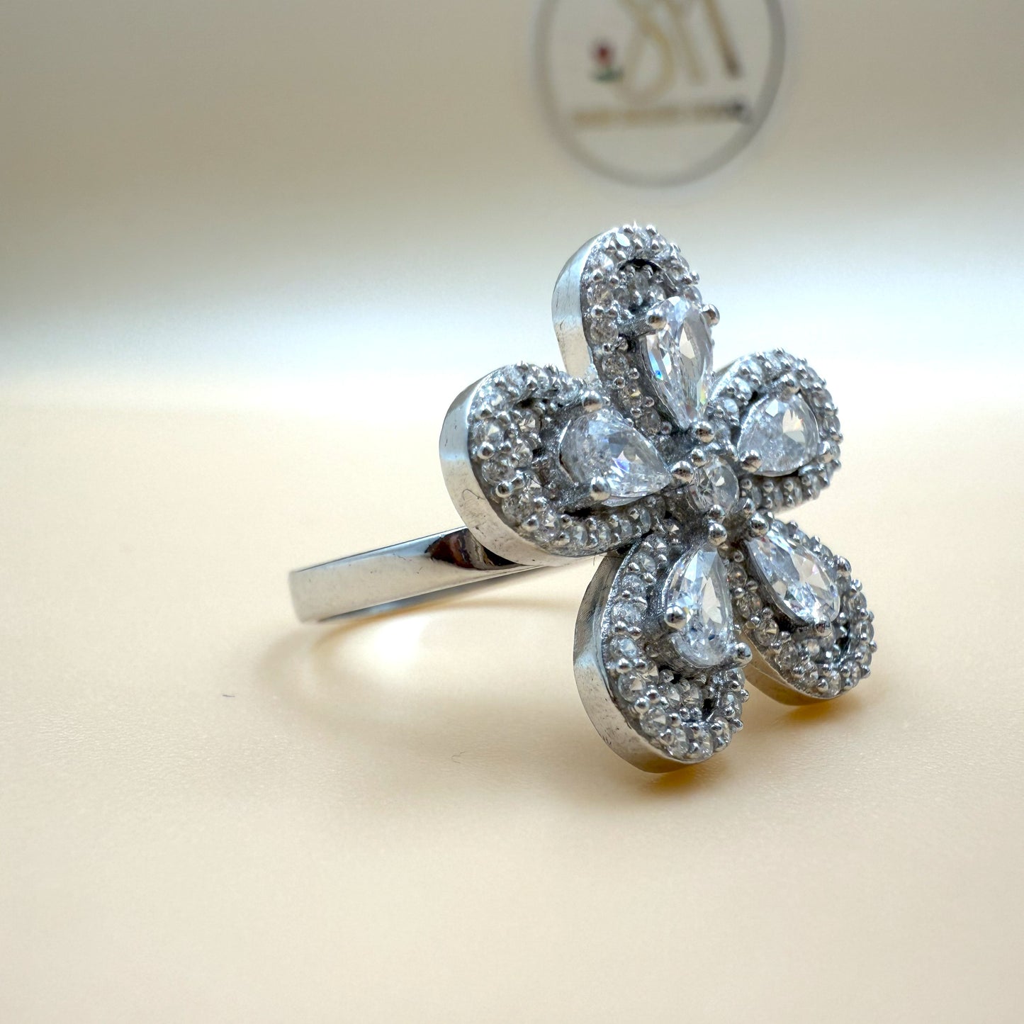 Pretty Flower Zircon Silver Ring