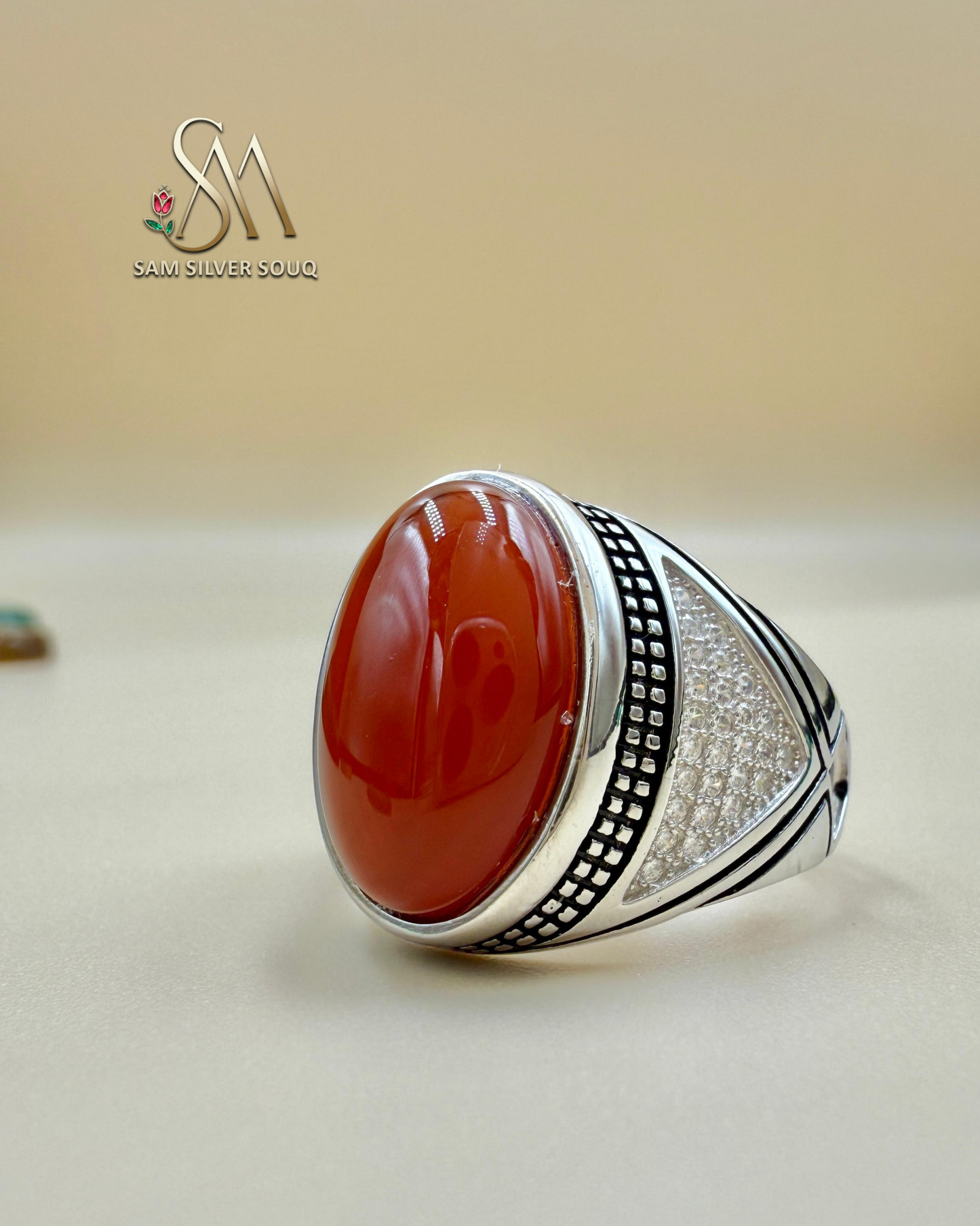 SILVER RING WITH AQEEQ (quartz)