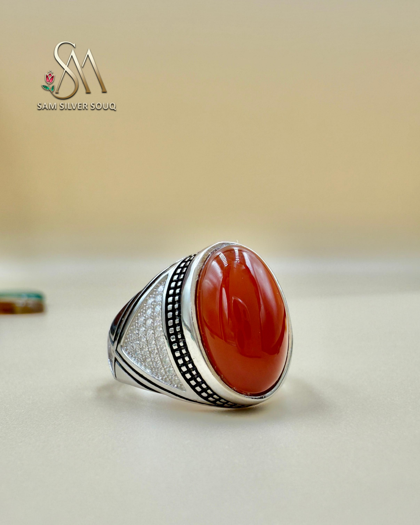 SILVER RING WITH AQEEQ (quartz)